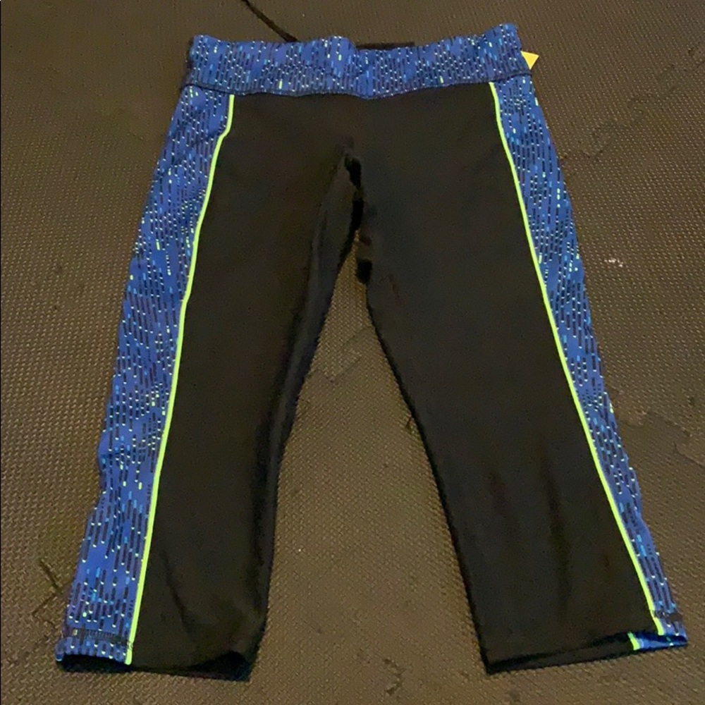 NWT Xersion Fitted Compression Athletic Capris